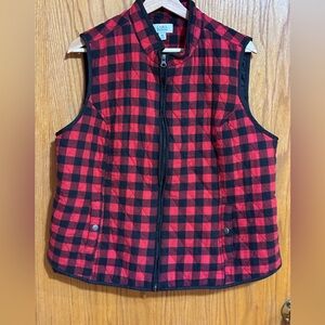 Croft & Barrow buffalo check women’s XXL red black vest
